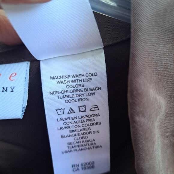 First Issue a Liz Claiborne company New Shirt size 2💐🏵🌼🌻 - Picture 5 of 8